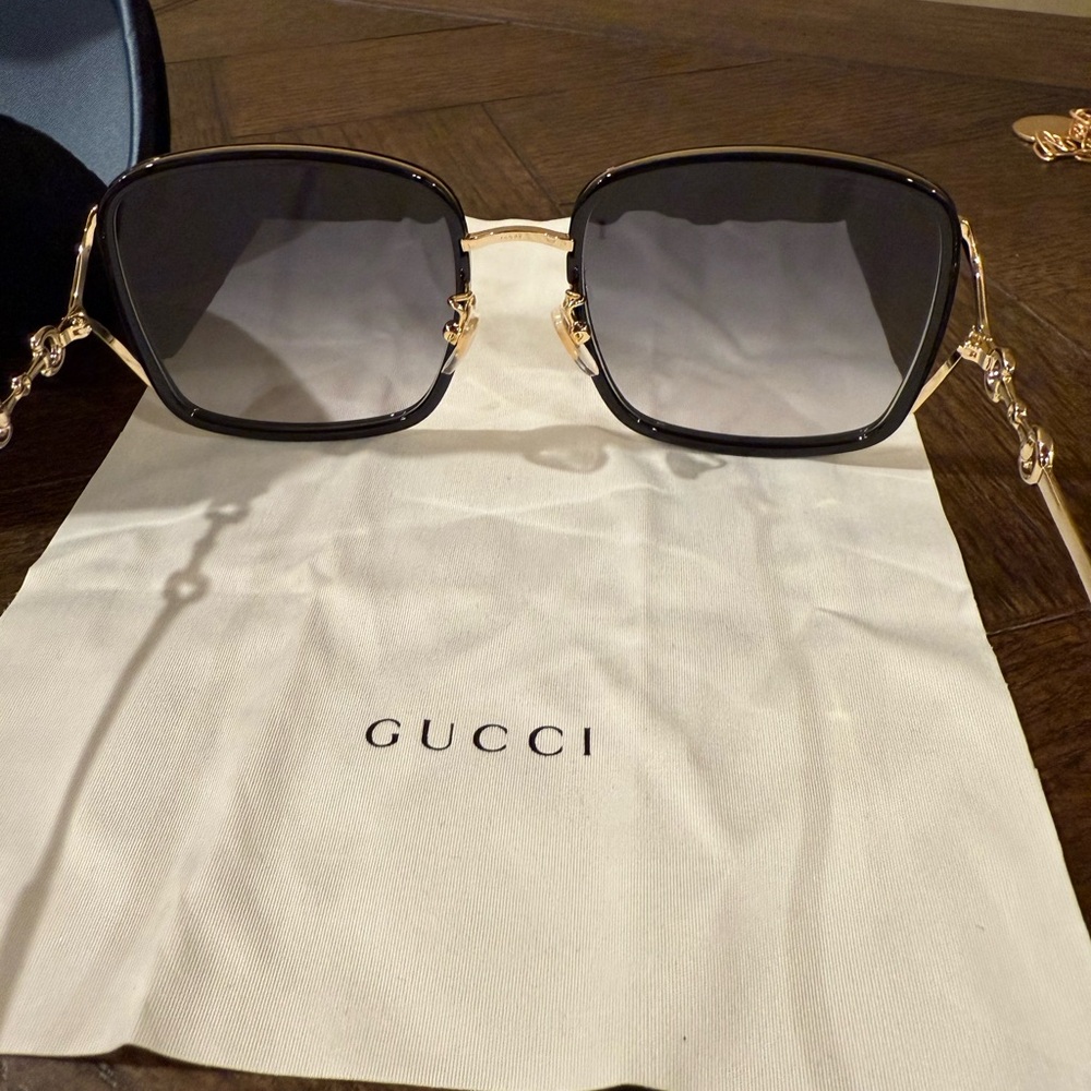 Authentic Gucci 1016SK Sunglasses - Picture 3 of 7